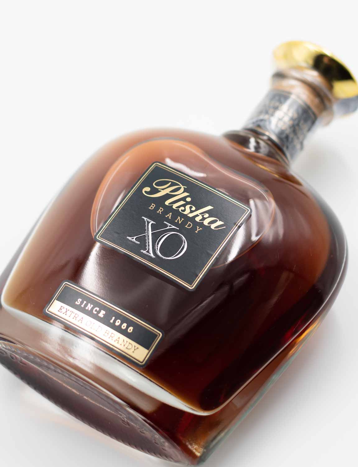 Detail prednej etikety Vinex Preslav Pliska XO – označenie XO, vinný destilát, bulharské brandy