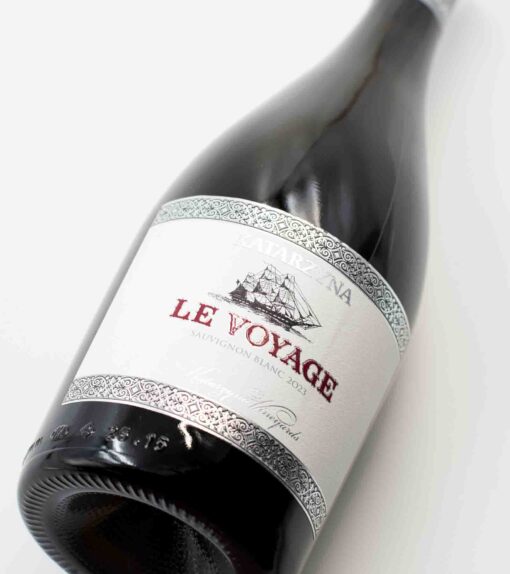 Katarzyna Estate Le Voyage Sauvignon Blanc 2023 – moderné bulharské víno so žiarivou farbou a sviežou chuťou, ideálne na akúkoľvek príležitosť.