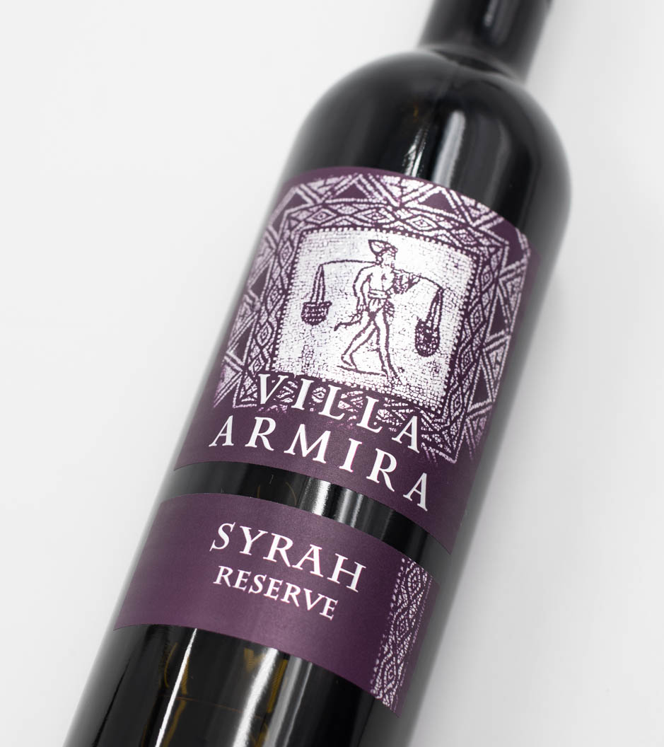 Villa Armira Syrah – bulharské červené víno z vinárstva Yamantievs - etiketa