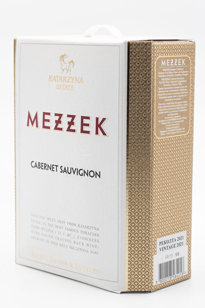 Bulharské víno Mezzek Cabernet Sauvignon v balení Bag in Box.