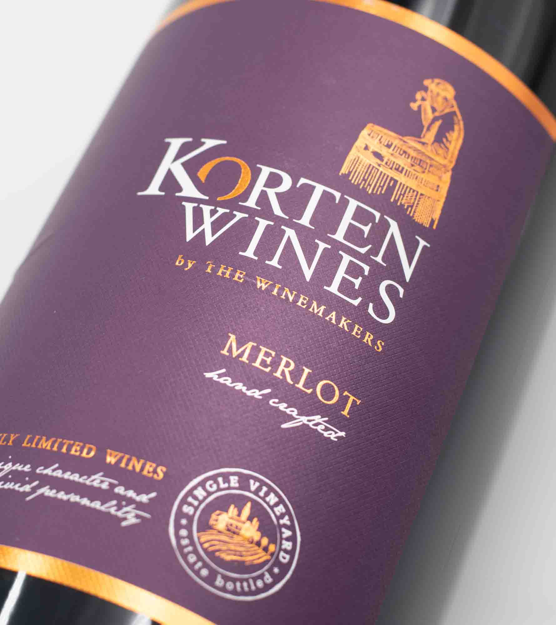 etiketa bulharského vína Korten Merlot