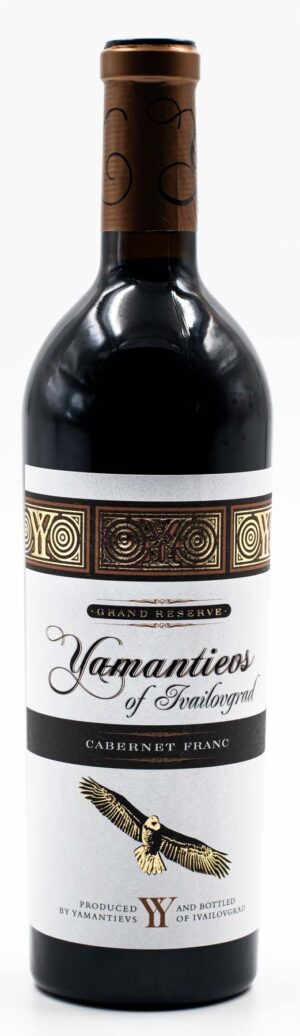 ľaša bulharského vína Cabernet Franc s intenzívnou rubínovou farbou